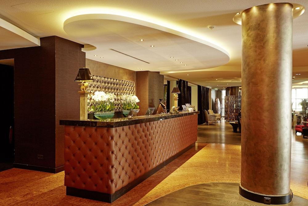 Hotel Savoy